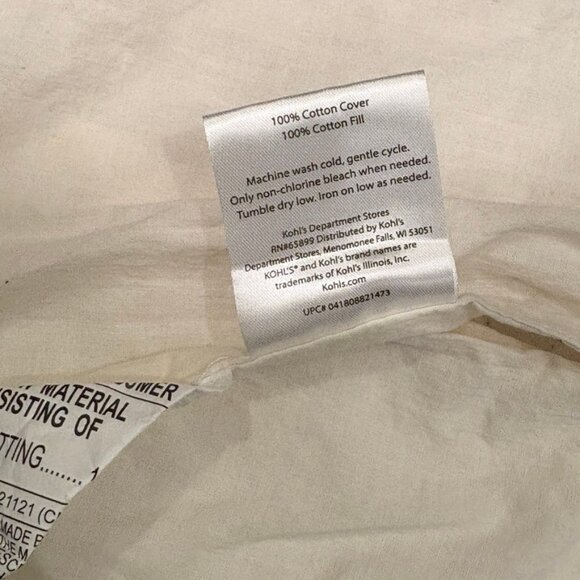 Quilted standard pillow sham, double wedding ring design - Picture 4 of 4